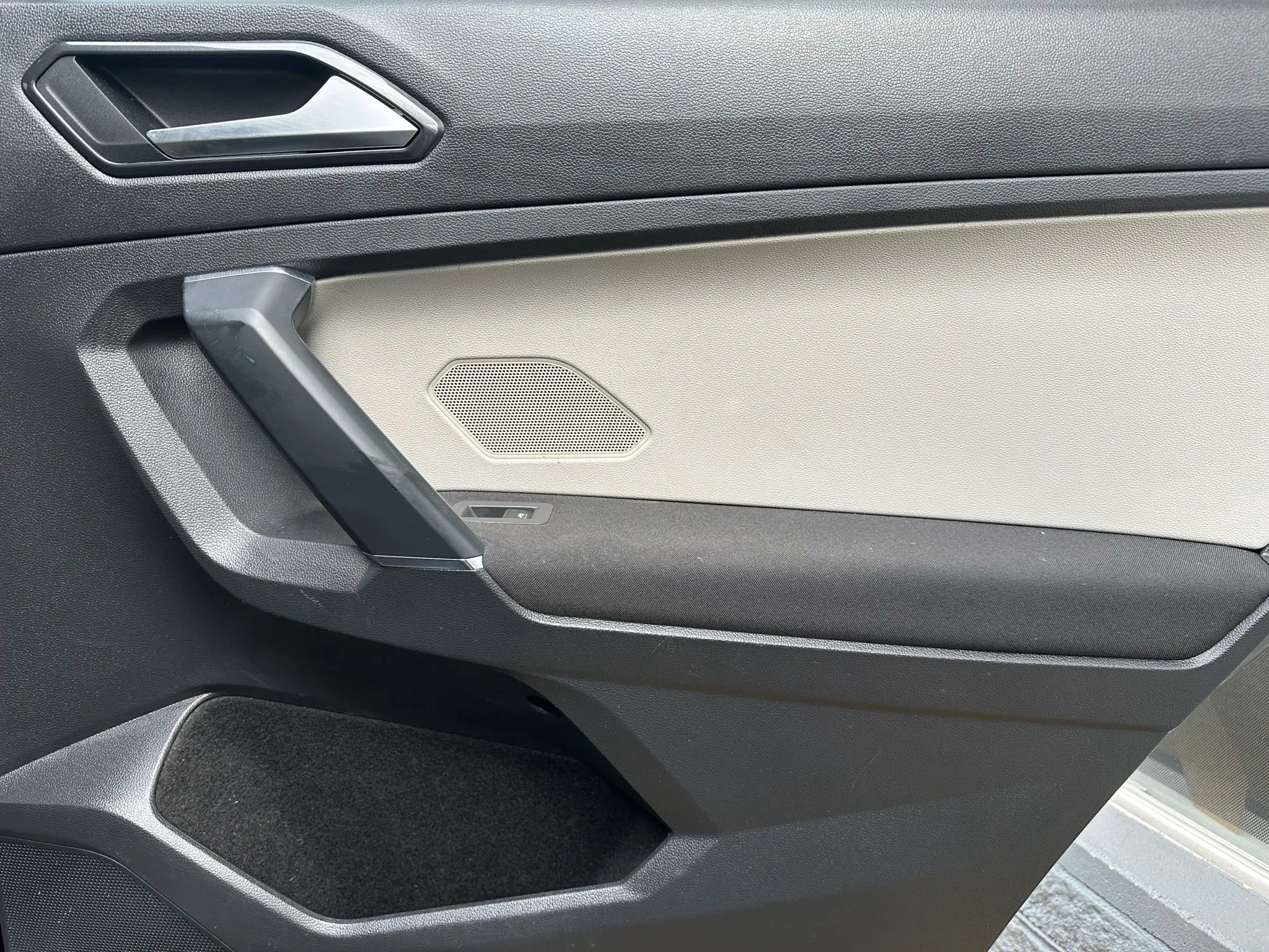 Used 2018 Volkswagen Tiguan S image 10