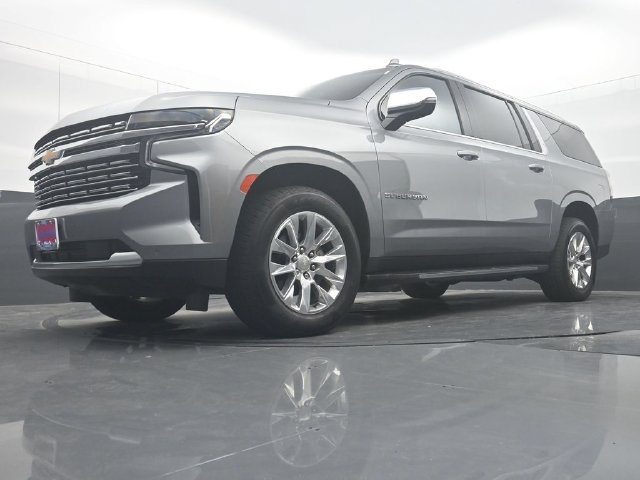 Used 2023 Chevrolet Suburban Premier AWD/4WD image 29