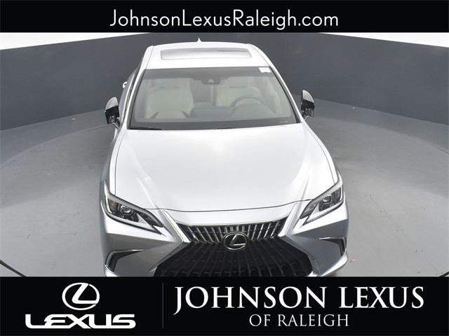 Certified 2022 Lexus ES 350 w/ Premium Package image 19