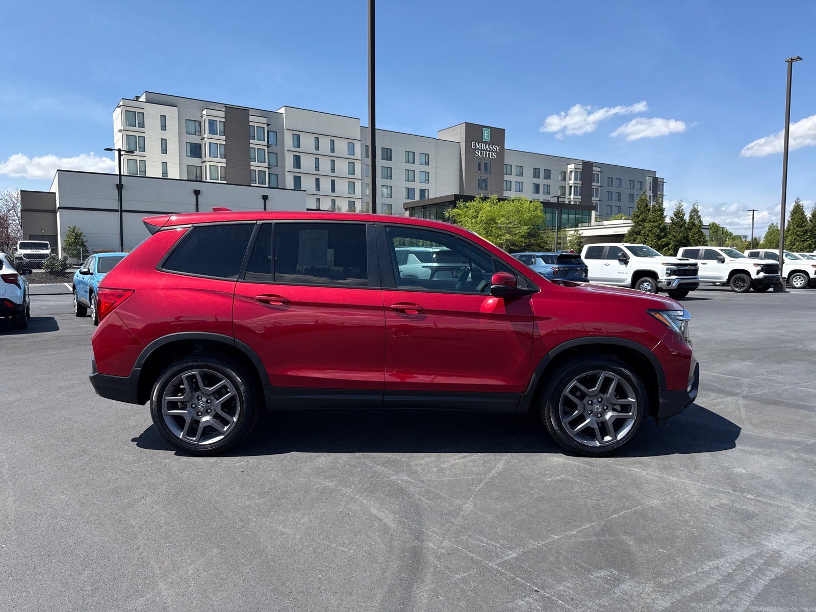 Used 2023 Honda Passport EX-L image 2