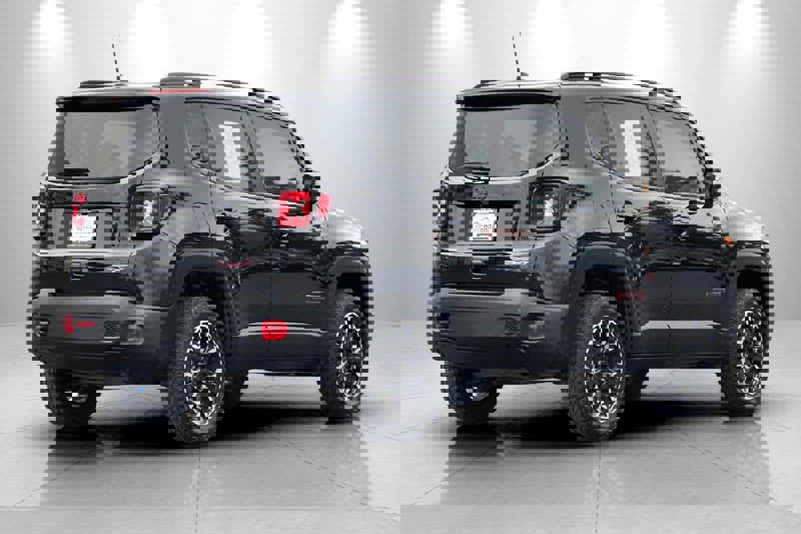 Used 2023 Jeep Renegade Trailhawk w/ Trailhawk Elite Group image 2