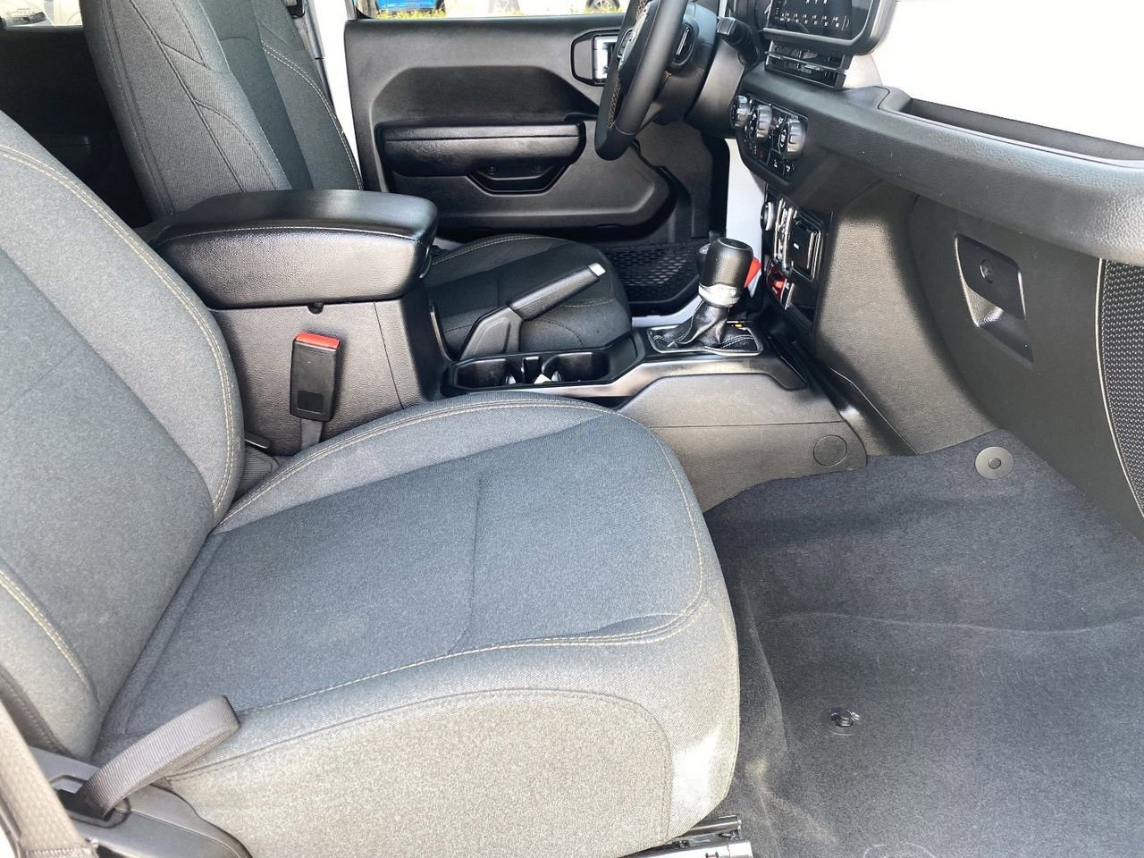 Used 2024 Jeep Wrangler Unlimited AWD/4WD image 10