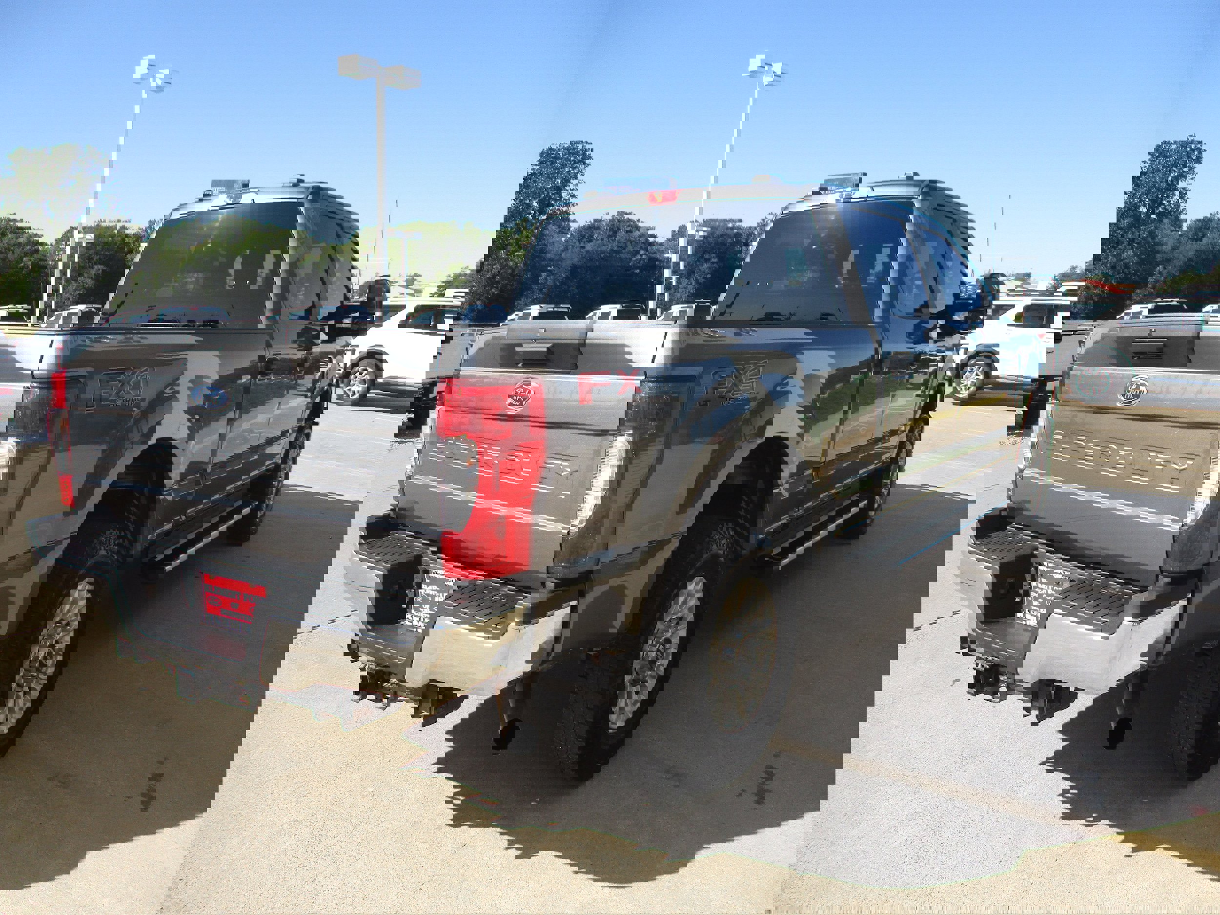 Used 2022 Ford F250 XL w/ STX Appearance Package image 7