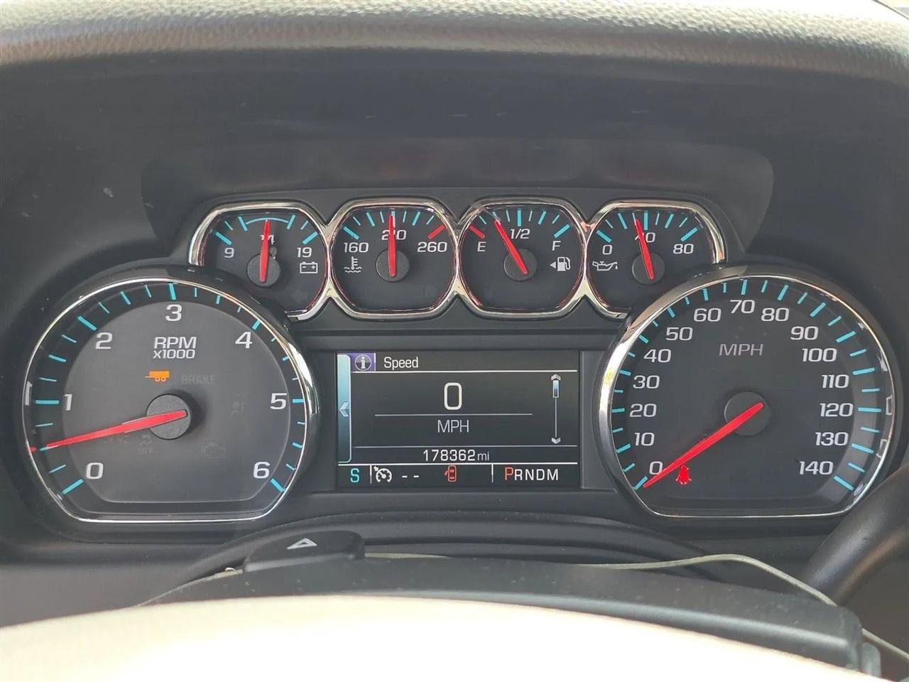Used 2015 Chevrolet Suburban LT RWD image 18