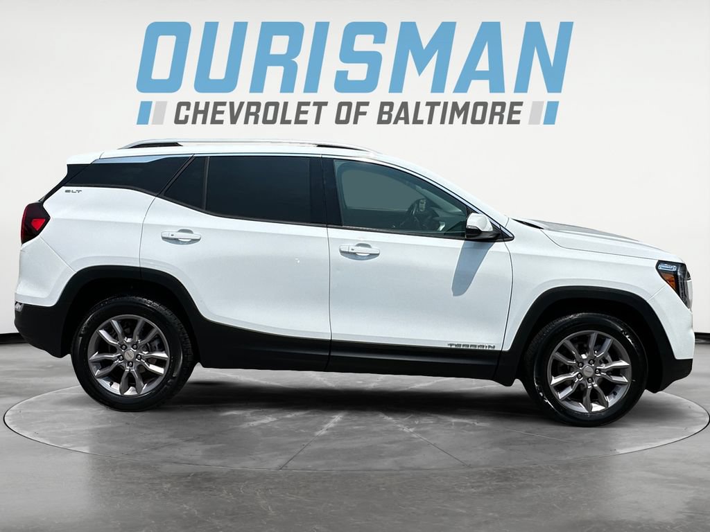 Used 2024 GMC Terrain SLT AWD/4WD image 7