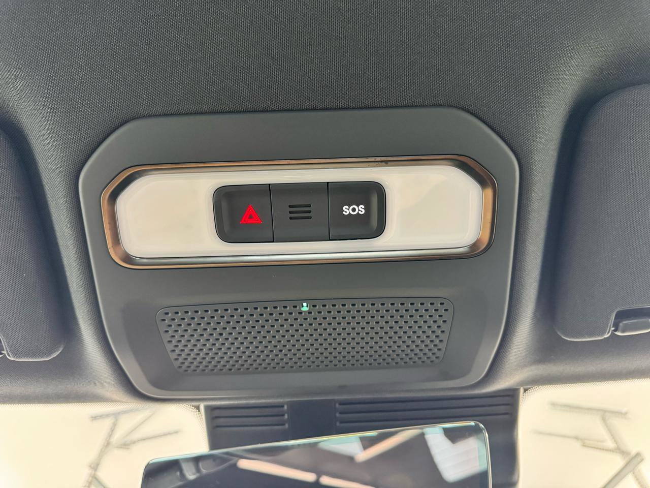 Used 2025 Rivian R1T Adventure AWD/4WD image 27