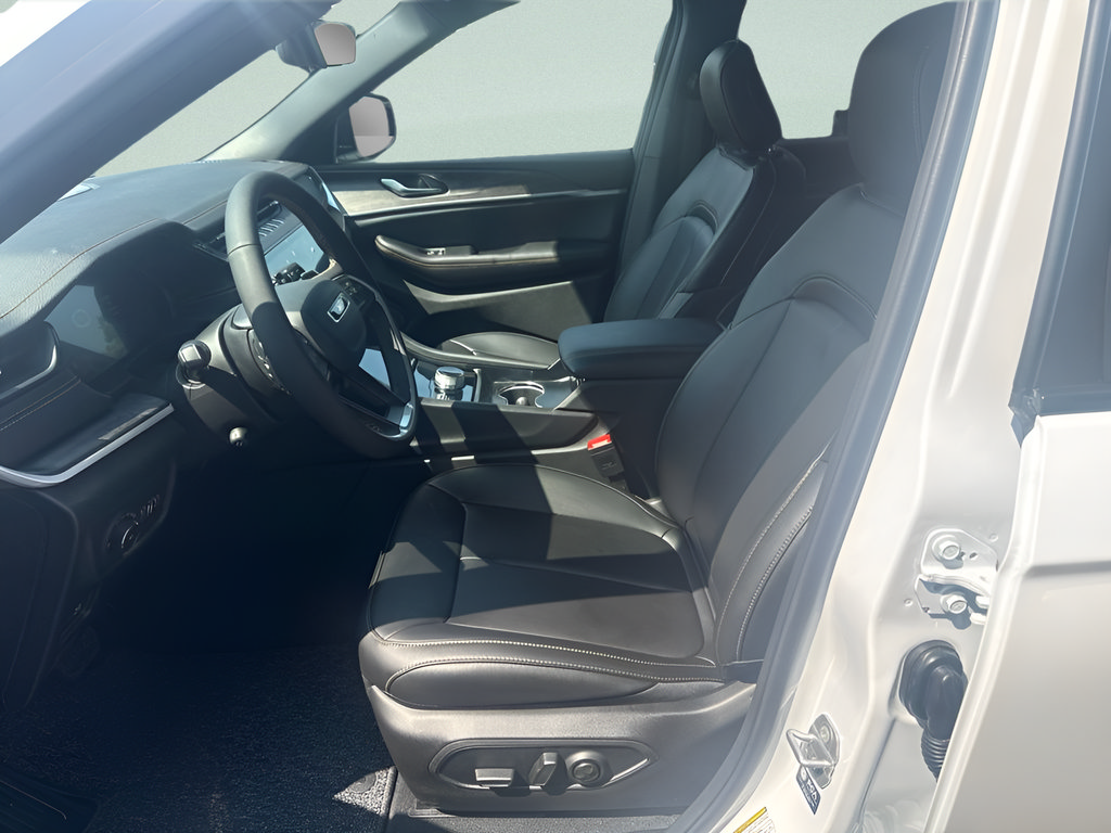 New 2026 Jeep Grand Cherokee L Limited AWD/4WD image 18