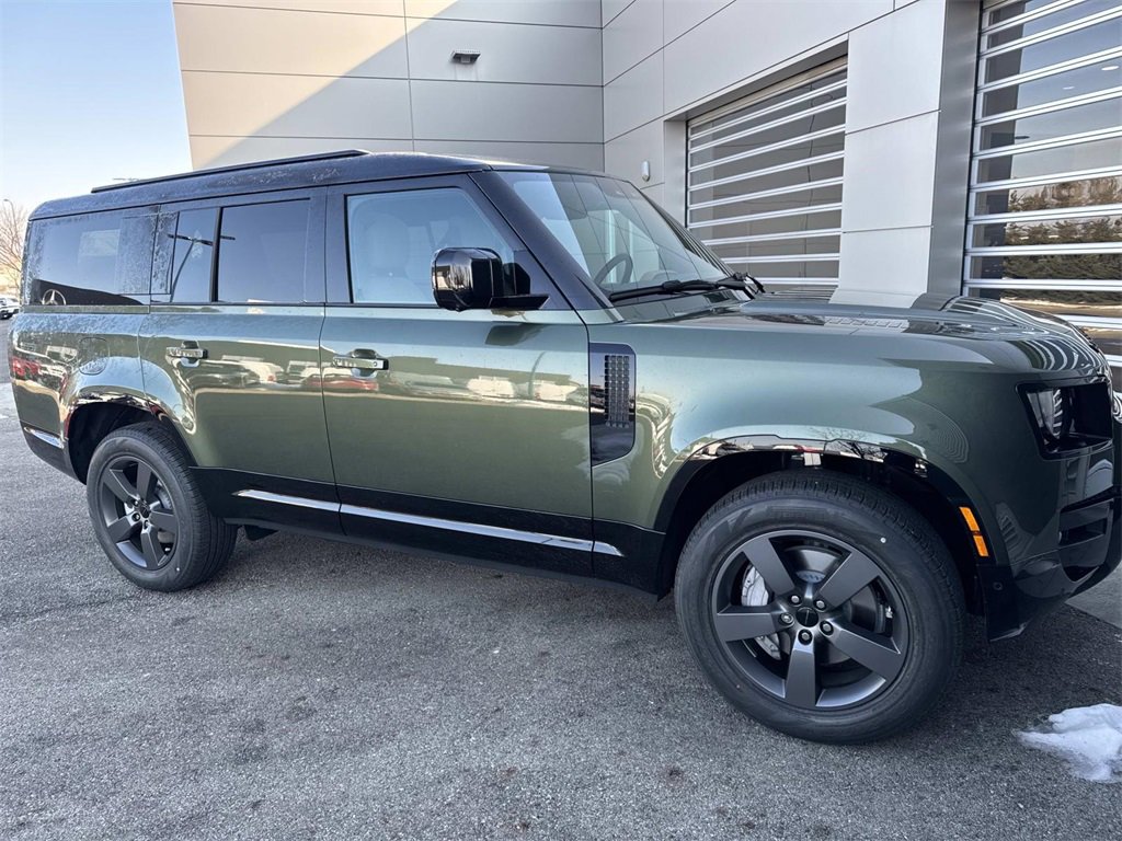 New 2026 Land Rover Defender 130 X-Dynamic SE image 7