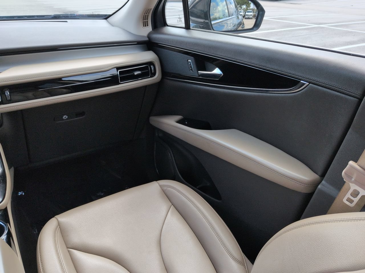 Used 2022 Lincoln Nautilus FWD w/ Premium Package image 17