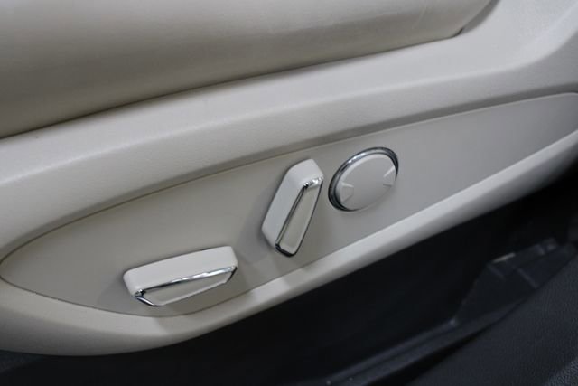 Used 2020 Lincoln Nautilus Reserve w/ Equipment Group 201A AWD/4WD image 3