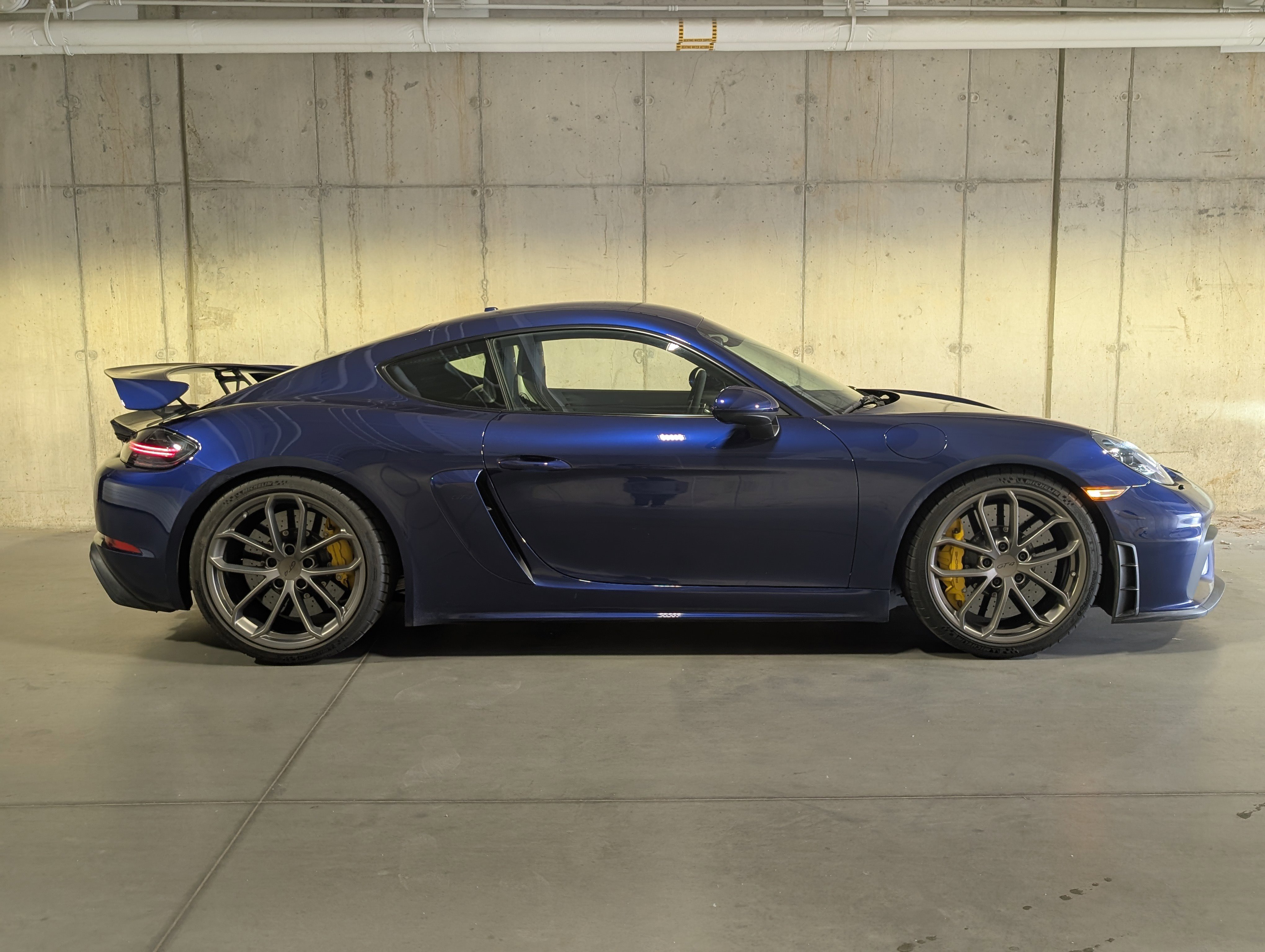 Certified 2021 Porsche 718 Cayman GT4 RWD image 9