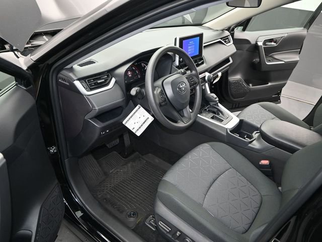 Used 2025 Toyota RAV4 XLE w/ Convenience Package image 4