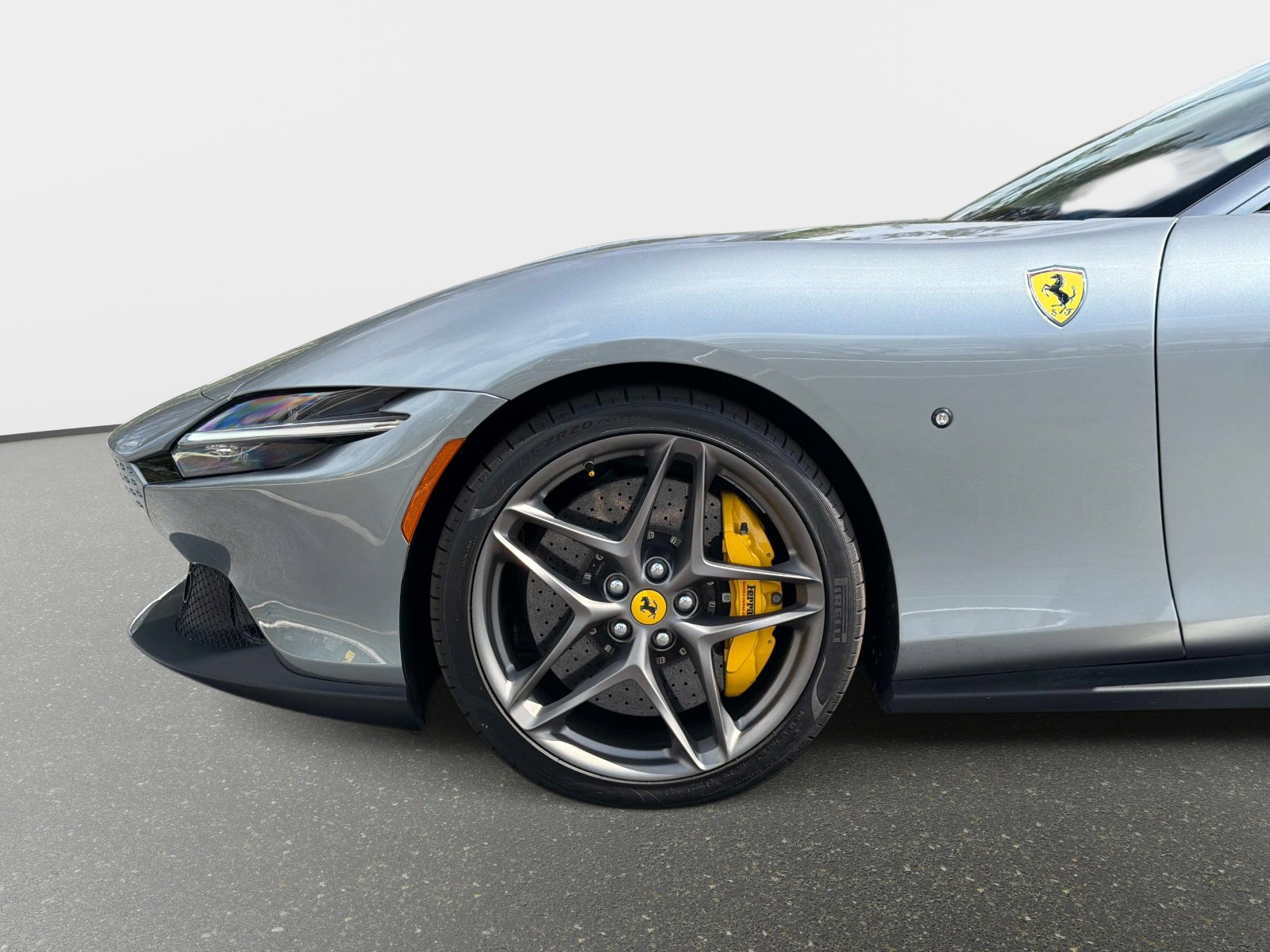 Used 2022 Ferrari Roma image 13