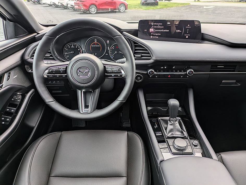 New 2026 MAZDA MAZDA3 Hatchback w/Premium Plus Pkg image 28