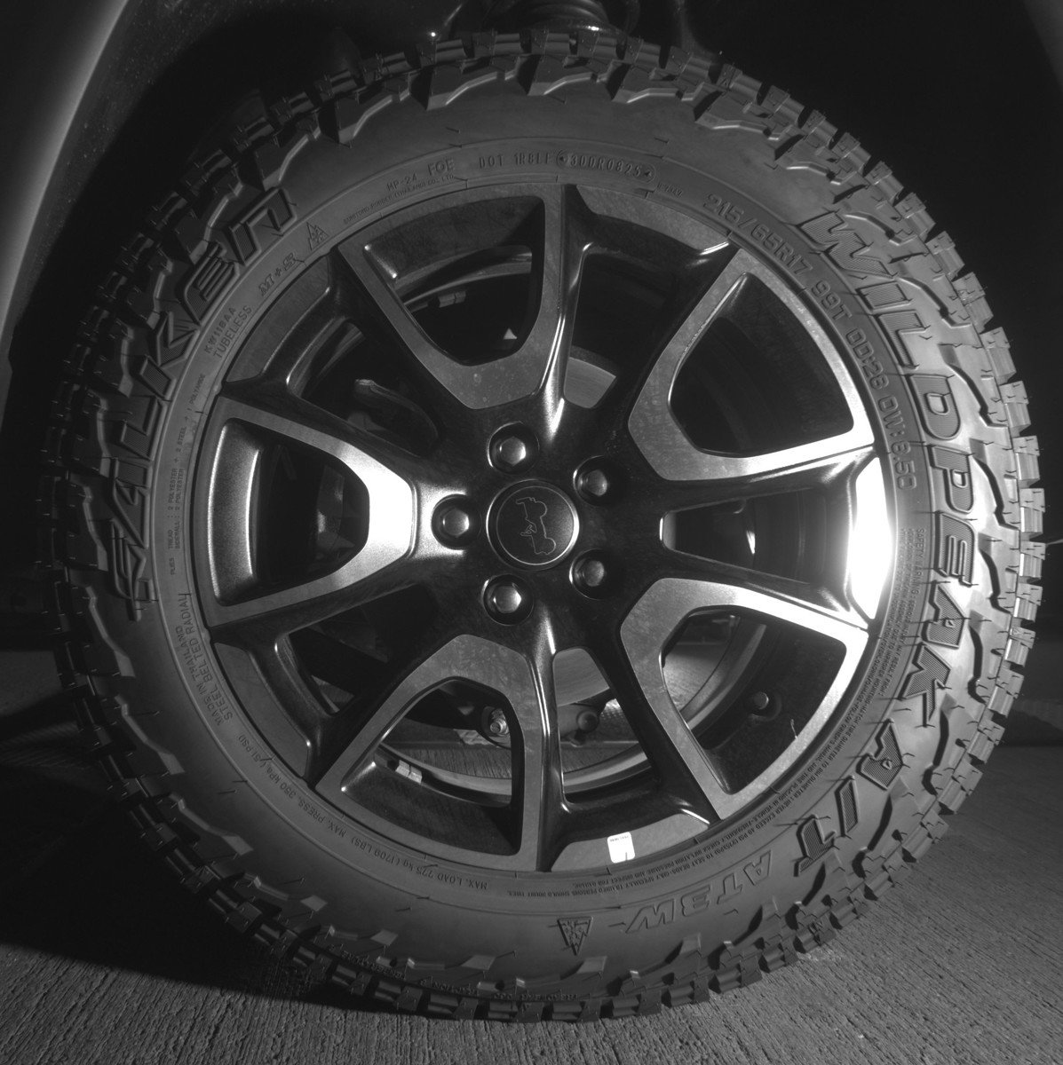 Used 2025 Jeep Compass Trailhawk image 14