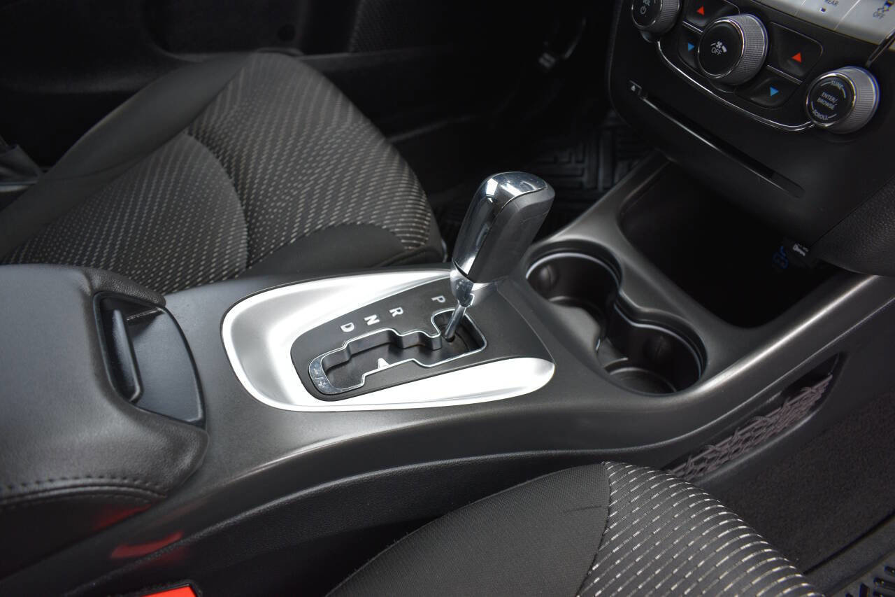 Used 2020 Dodge Journey SE FWD image 25