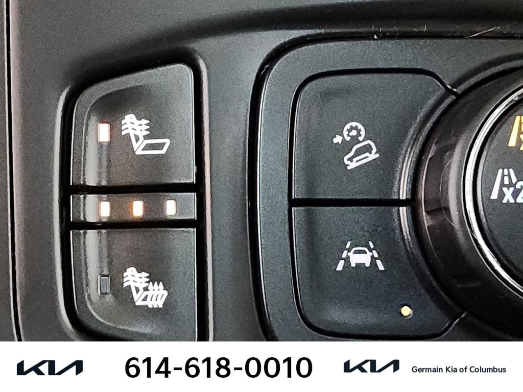 Used 2022 GMC Terrain SLT w/ Tech Package image 30