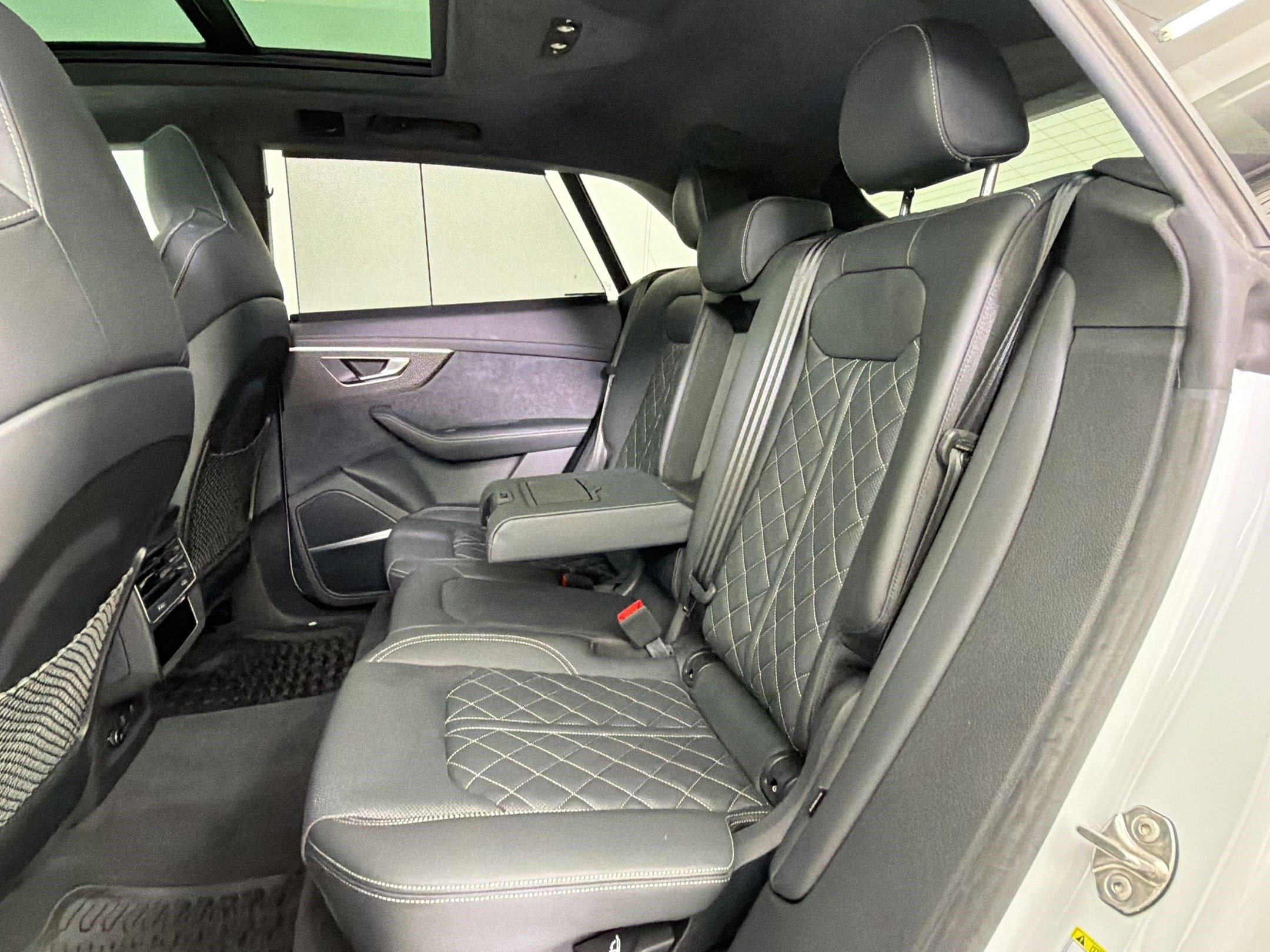 Used 2023 Audi SQ8 Prestige w/ Prestige Package AWD/4WD image 14