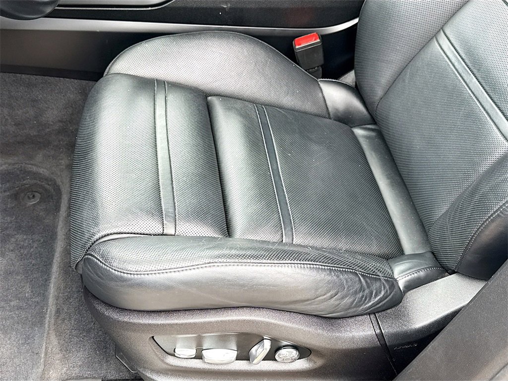 Used 2019 Porsche Cayenne S w/ Premium Plus Package image 21