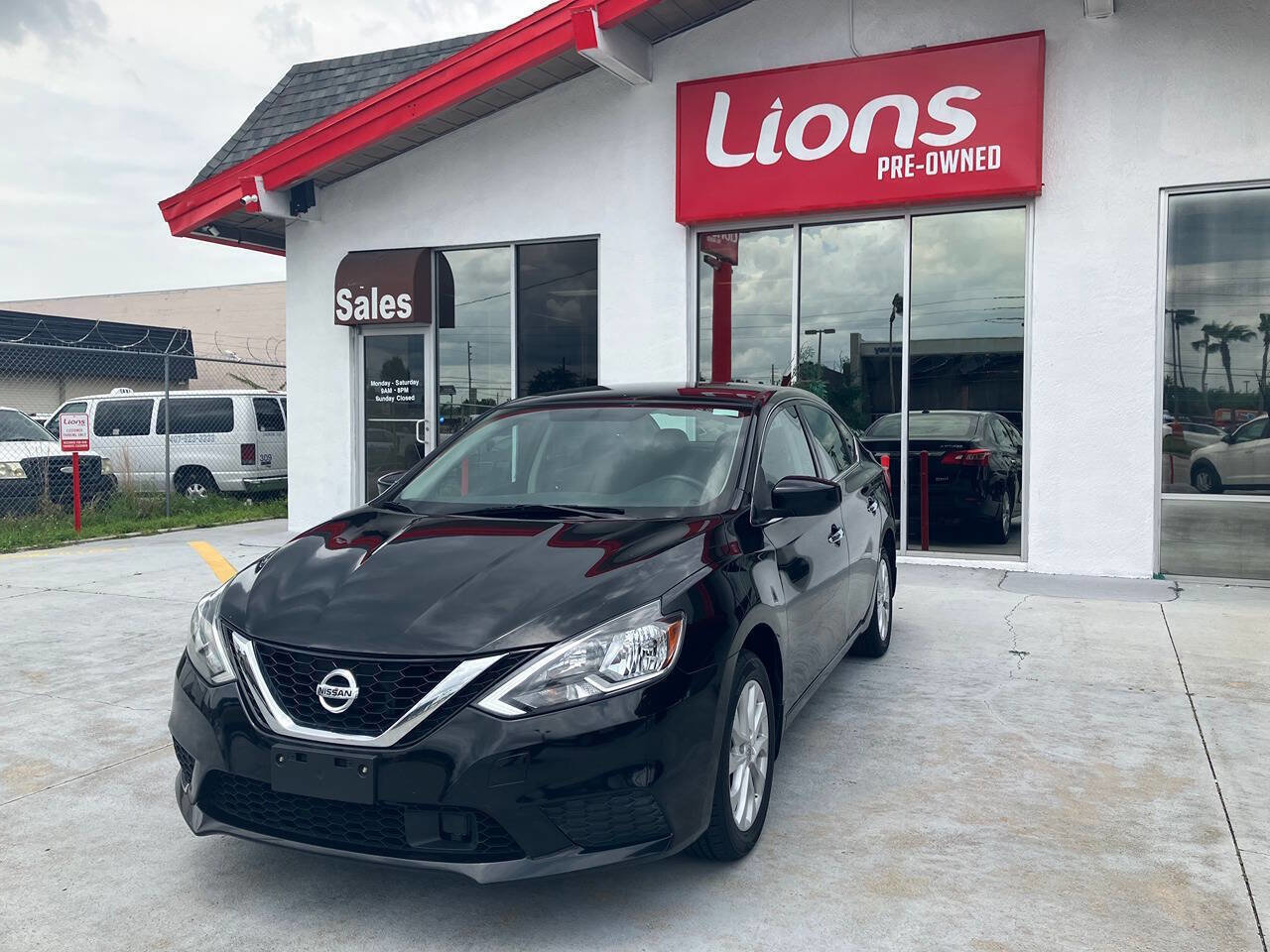 Used 2019 Nissan Sentra SV FWD image 2