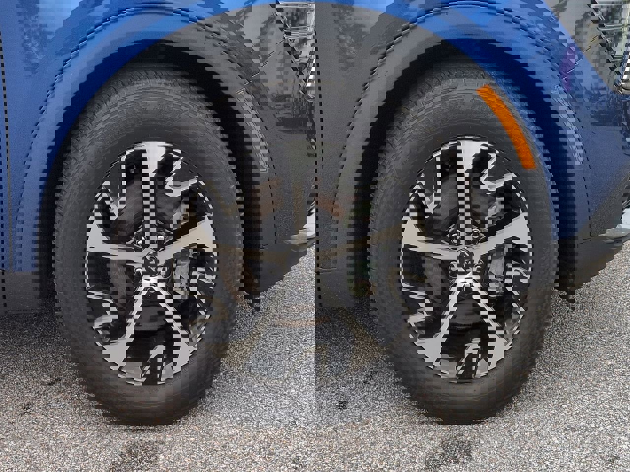 Used 2024 Kia Sportage EX image 19