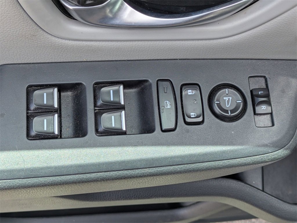 Used 2024 Honda Pilot Touring image 11