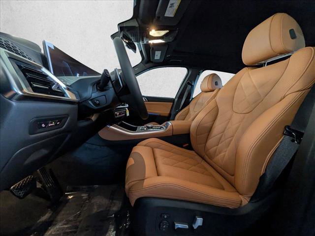 New 2026 BMW X5 xDrive50e image 4