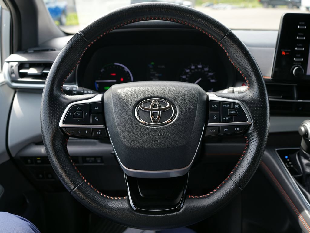 Used 2021 Toyota Sienna XSE FWD image 11