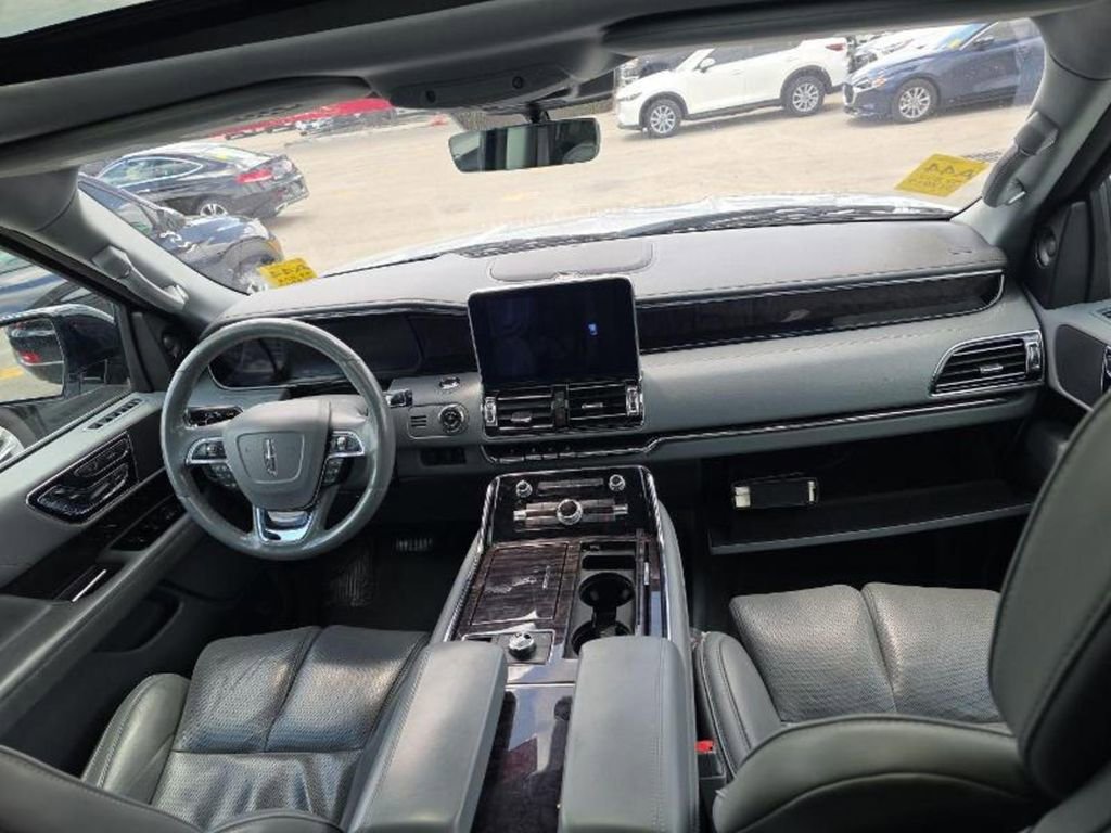 Used 2019 Lincoln Navigator Reserve image 8