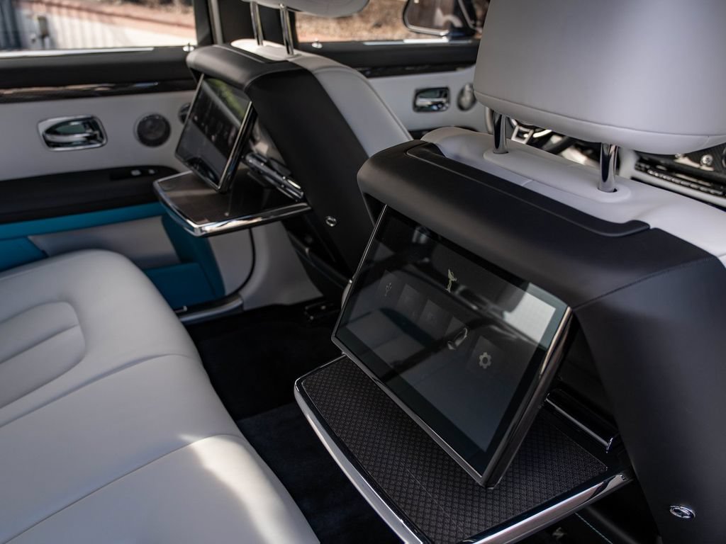 New 2026 Rolls-Royce Ghost Black Badge AWD/4WD image 38