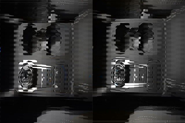 Used 2020 Ford Escape SE image 30