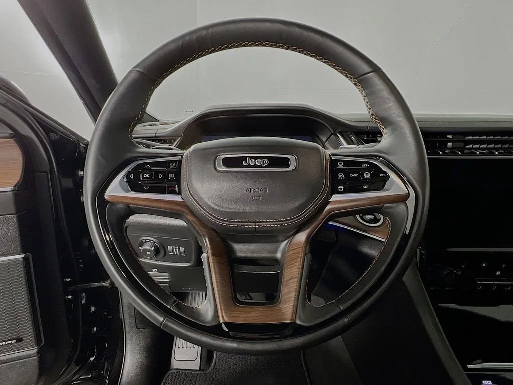 Used 2024 Jeep Grand Cherokee Summit w/ Adv Protech Group IV AWD/4WD image 12