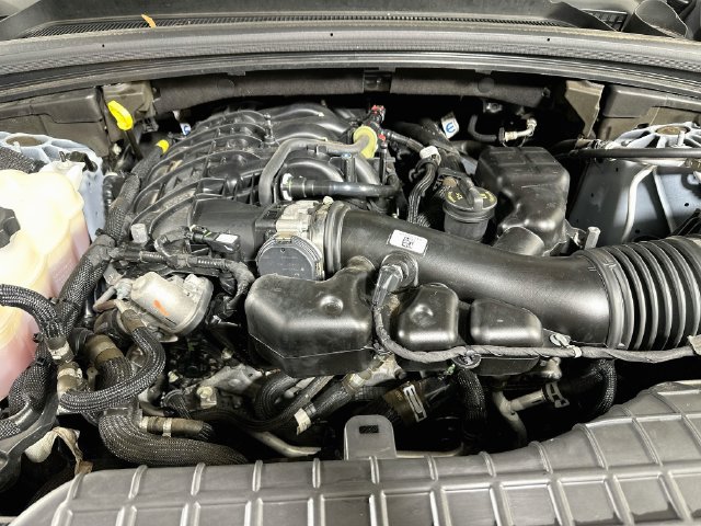Used 2024 Jeep Grand Cherokee L Altitude AWD/4WD image 32