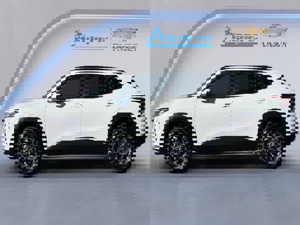 Used 2025 Chevrolet Trax LT w/ Driver Confidence Package image 2