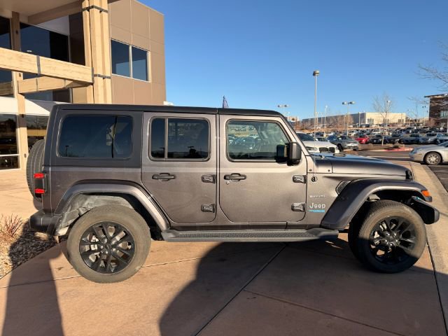 Used 2022 Jeep Wrangler Unlimited Sahara w/ Cold Weather Group AWD/4WD image 11