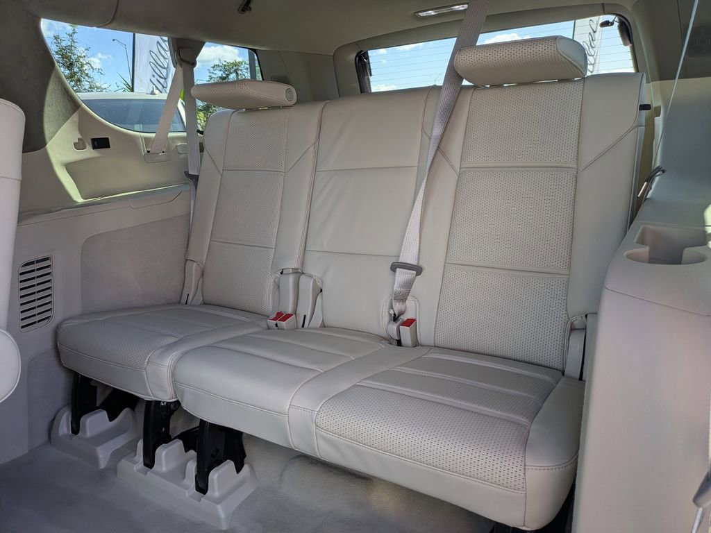 Certified 2024 Cadillac Escalade ESV Premium Luxury Platinum w/ Heavy-Duty Trailer Package image 17
