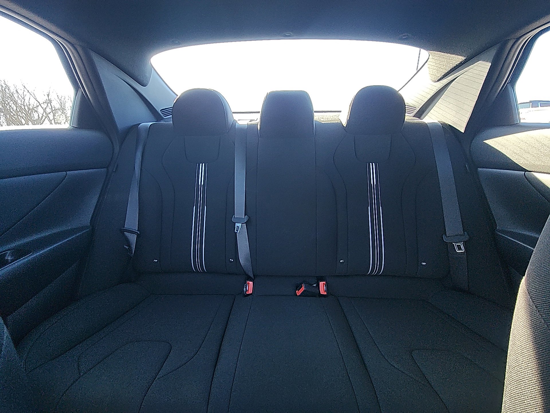 Used 2025 Hyundai Elantra SEL w/ Cargo Package image 25