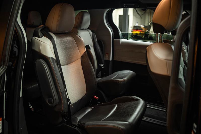 Used 2024 Toyota Sienna XSE w/ XSE Plus Package FWD image 12