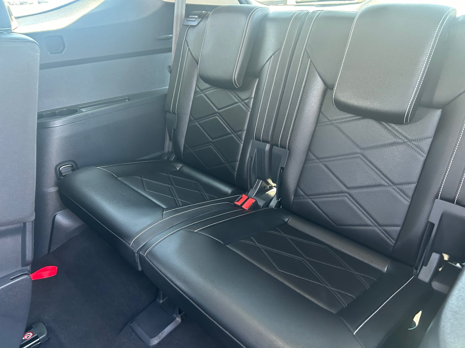 Used 2025 Volkswagen Atlas SE AWD/4WD image 18