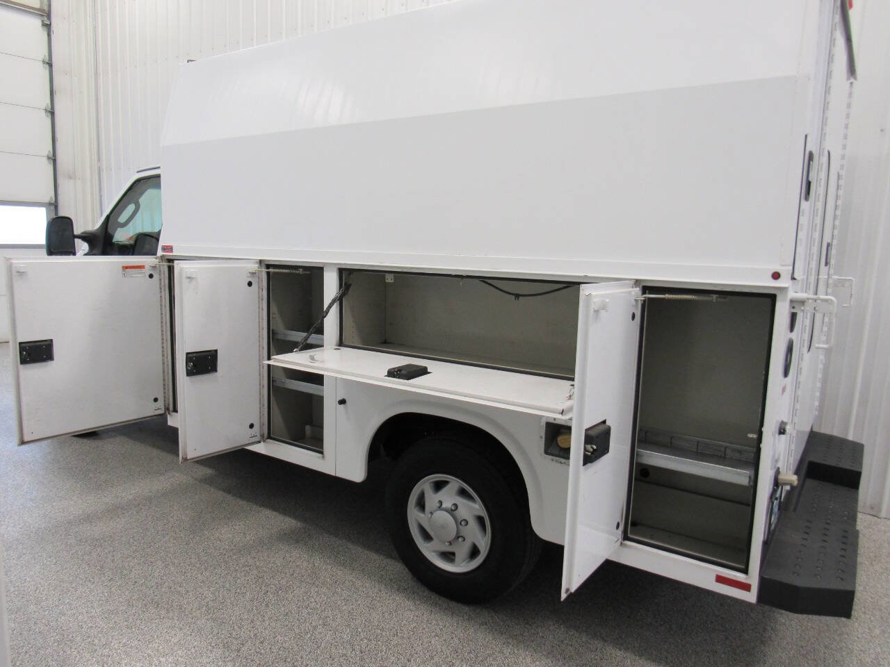 Used 2015 Ford E-350 and Econoline 350 Super Duty image 18