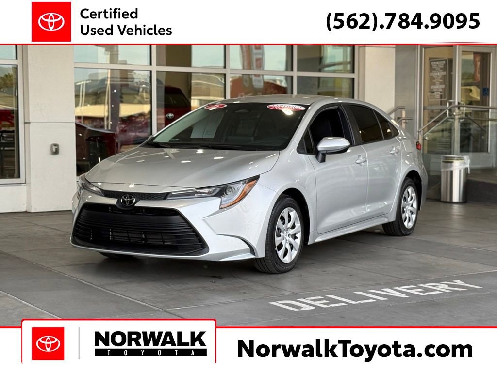 Certified 2025 Toyota Corolla LE image 1