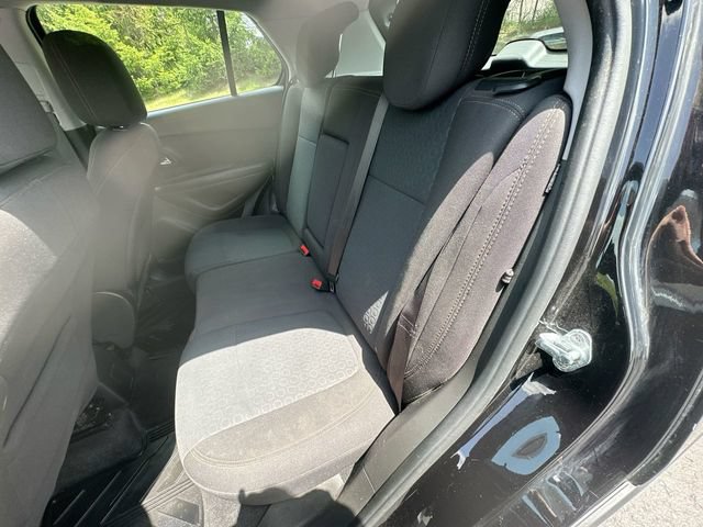 Used 2020 Chevrolet Trax LS FWD image 23