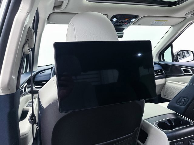 Used 2025 Kia Carnival SX Prestige image 12