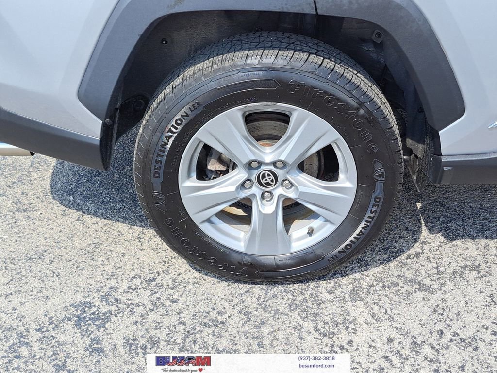 Used 2022 Toyota RAV4 XLE w/ XLE Grade Weather Package image 5