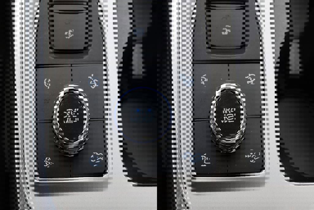 Used 2022 Ford Explorer Platinum w/ Equipment Group 601A image 26