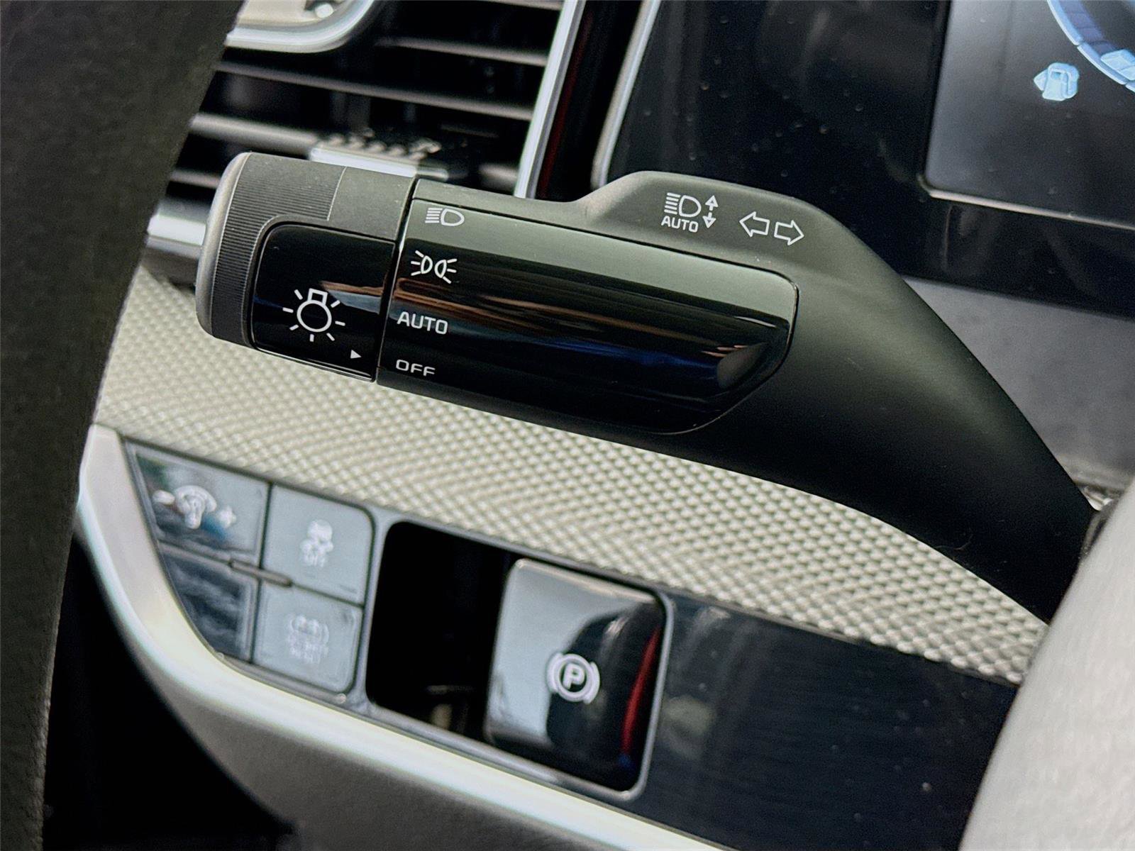 Used 2023 Kia Sportage LX image 5