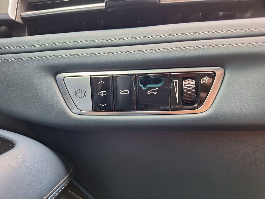 New 2026 Cadillac Escalade IQ Sport 2 w/ LPO, ONYX Package AWD/4WD image 33