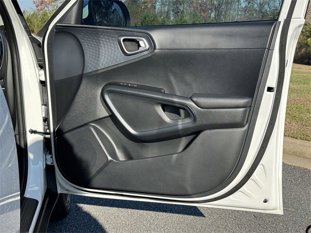 Used 2025 Kia Soul EX image 15