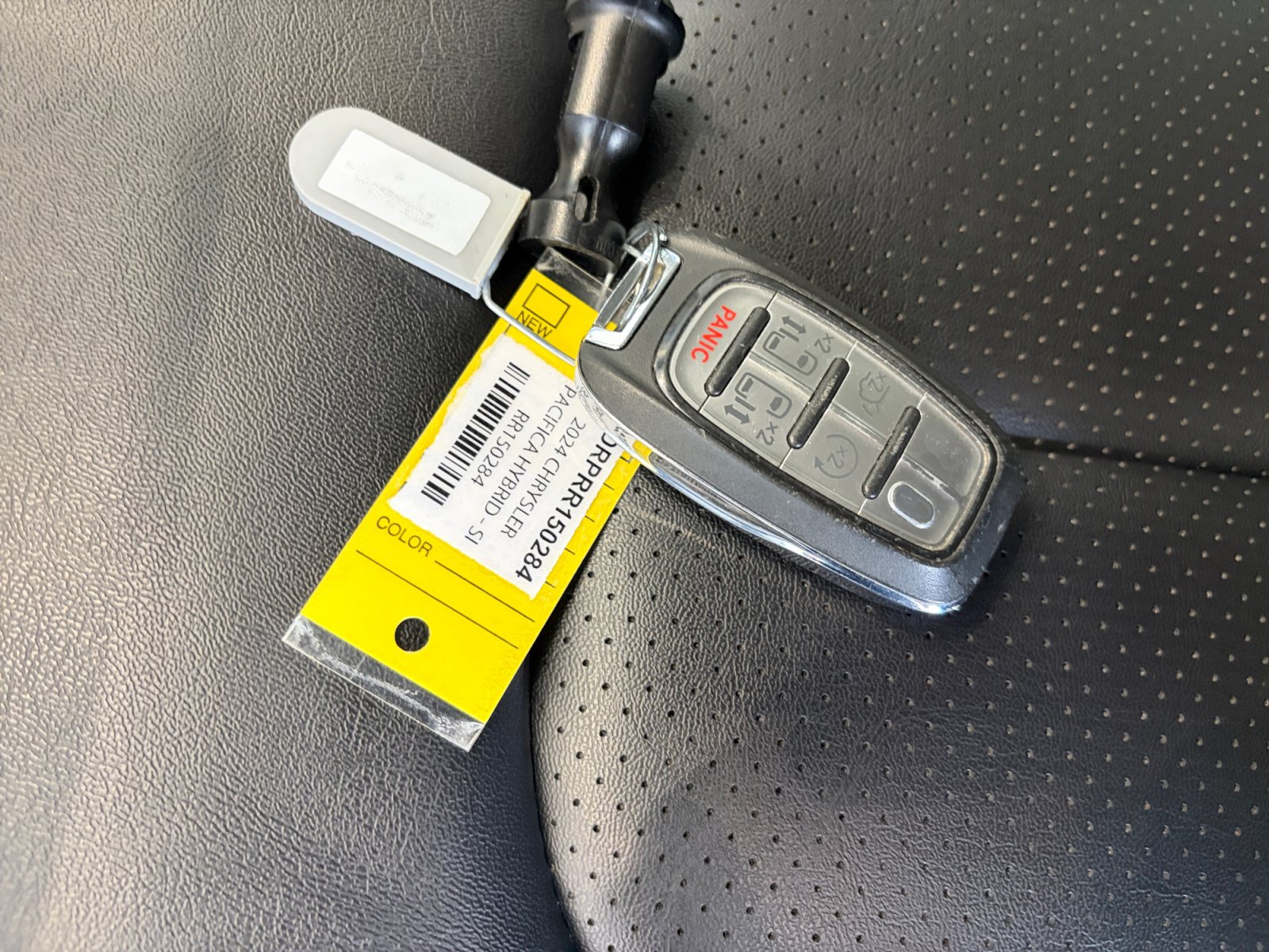Used 2024 Chrysler Pacifica Limited FWD image 33
