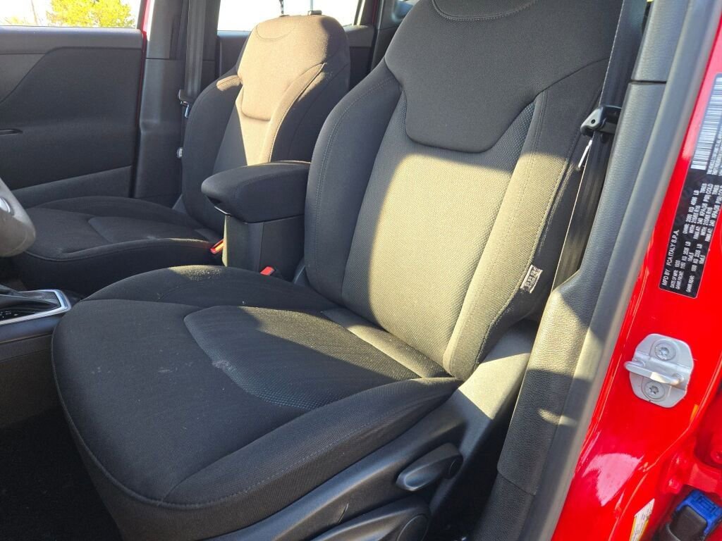 Used 2021 Jeep Renegade Sport AWD/4WD image 27